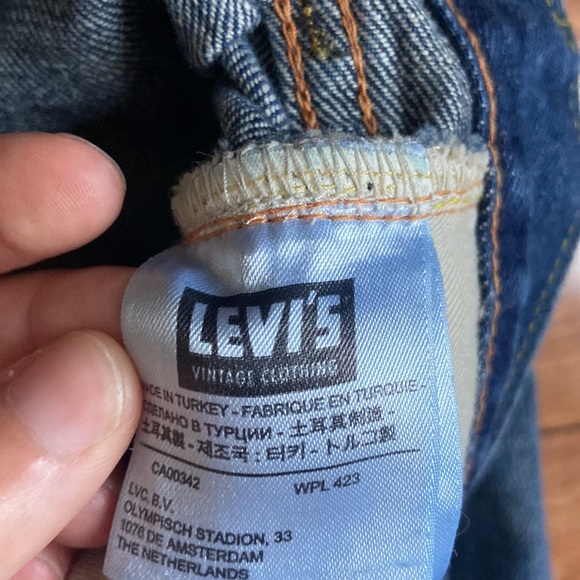 Vintage Levi’s denim shorts - Picture 4 of 6